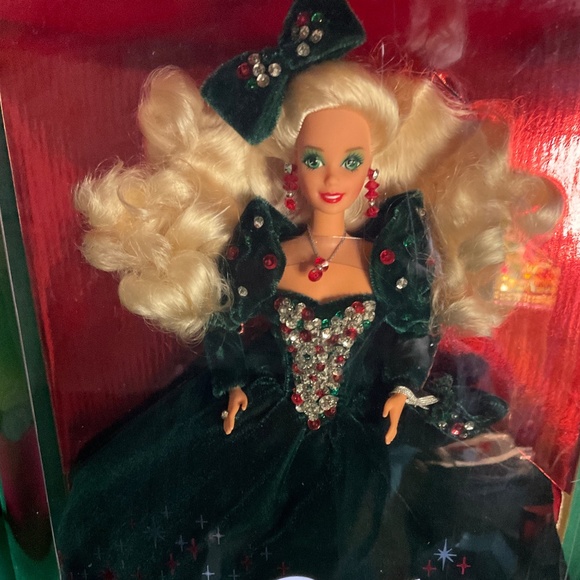Barbie Holiday Special Barbie 1991 NRFB MINT CONDITION by Mattel Vintage - Picture 2 of 14
